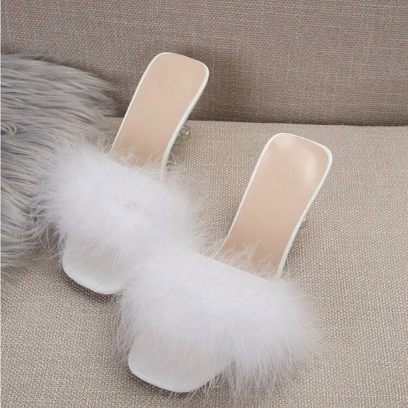 New Summer Style High-heeled Sandals
Chunky Heel, Transparent Crystal Heels - Picture 4 of 8